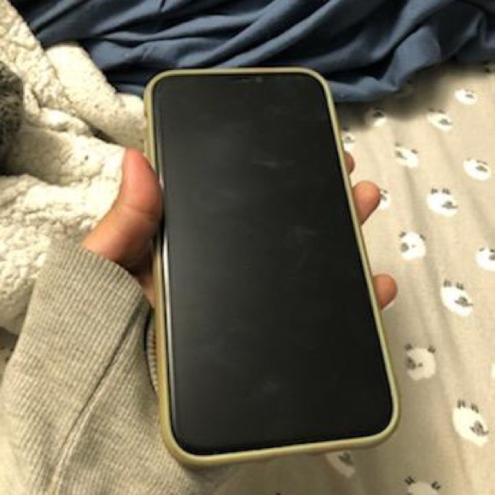 iPhone 11 case - Picture 2 of 2